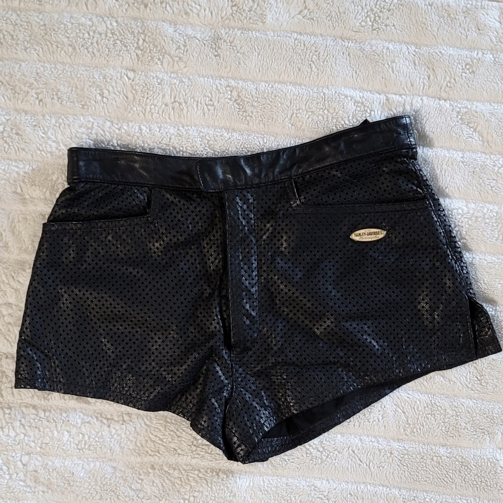 PERFORIATED GENUINE LEATHER WOMEN SHORTS SIZE 6